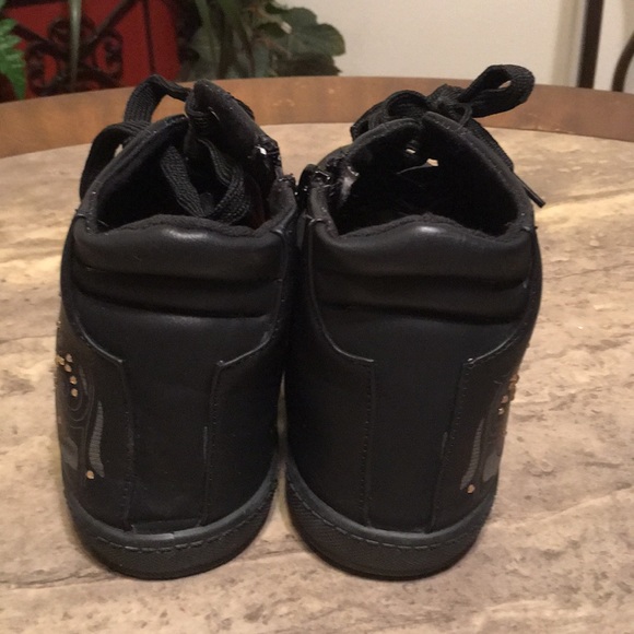 Via Pinky Sneakers - Picture 3 of 8